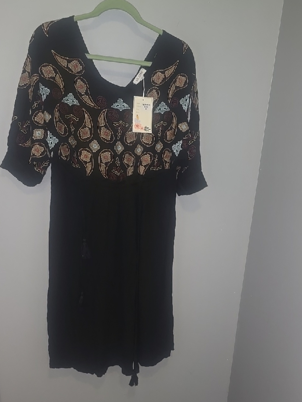 Vel Zera  Black Paisley-Print V-Neck Women's Dress